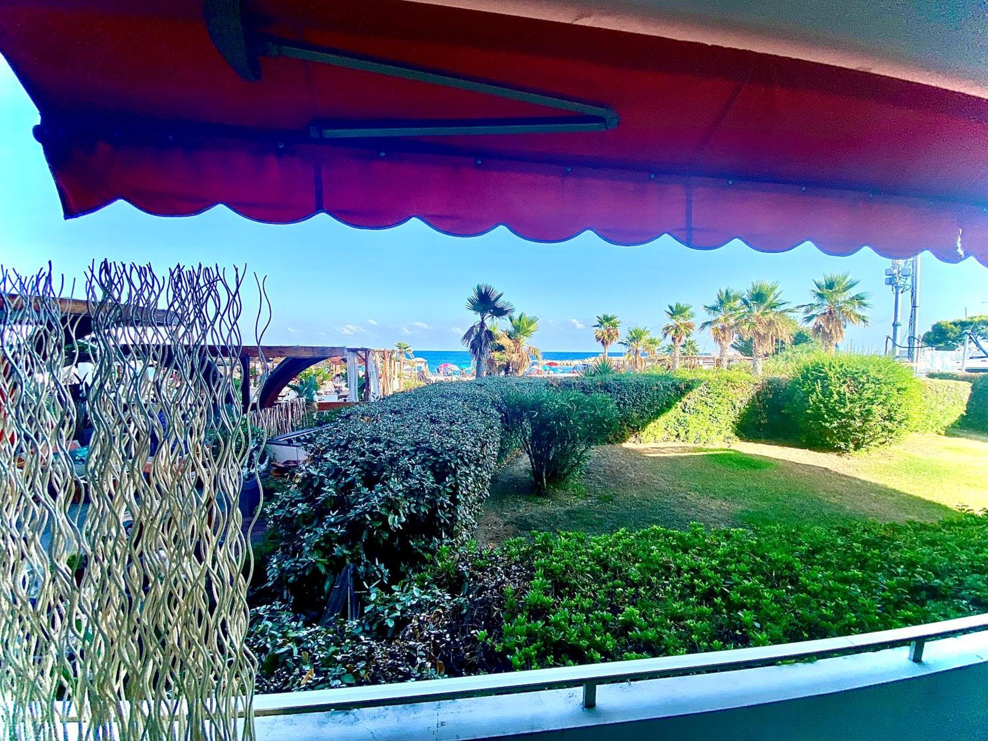 Studio Front De Mer A 10Metres De La Plage ヴィルヌーヴ・ルベ エクステリア 写真
